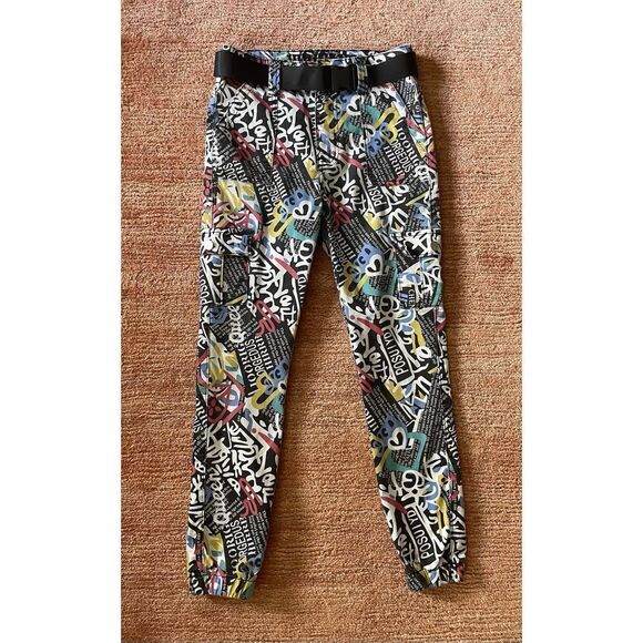 V.I.P. Graffiti Print Women’s Stretch Cargo Joggers Pants Size 5/6 - Picture 1 of 8